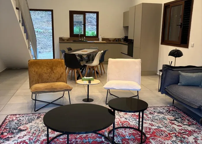 Paisible A La Campagne Alata